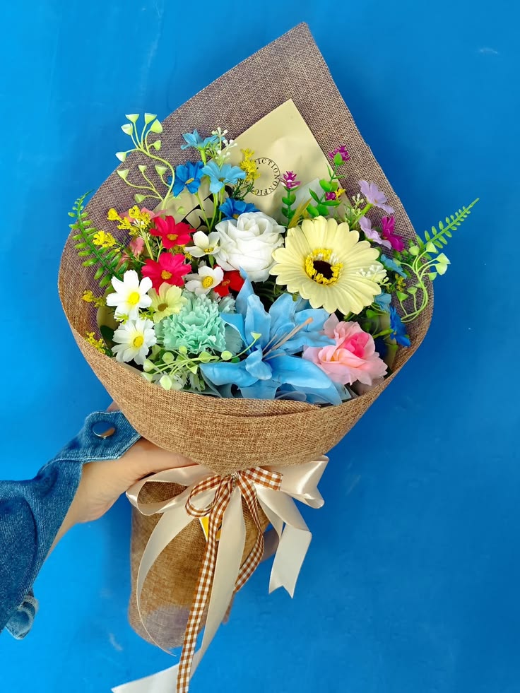 Lily Biru